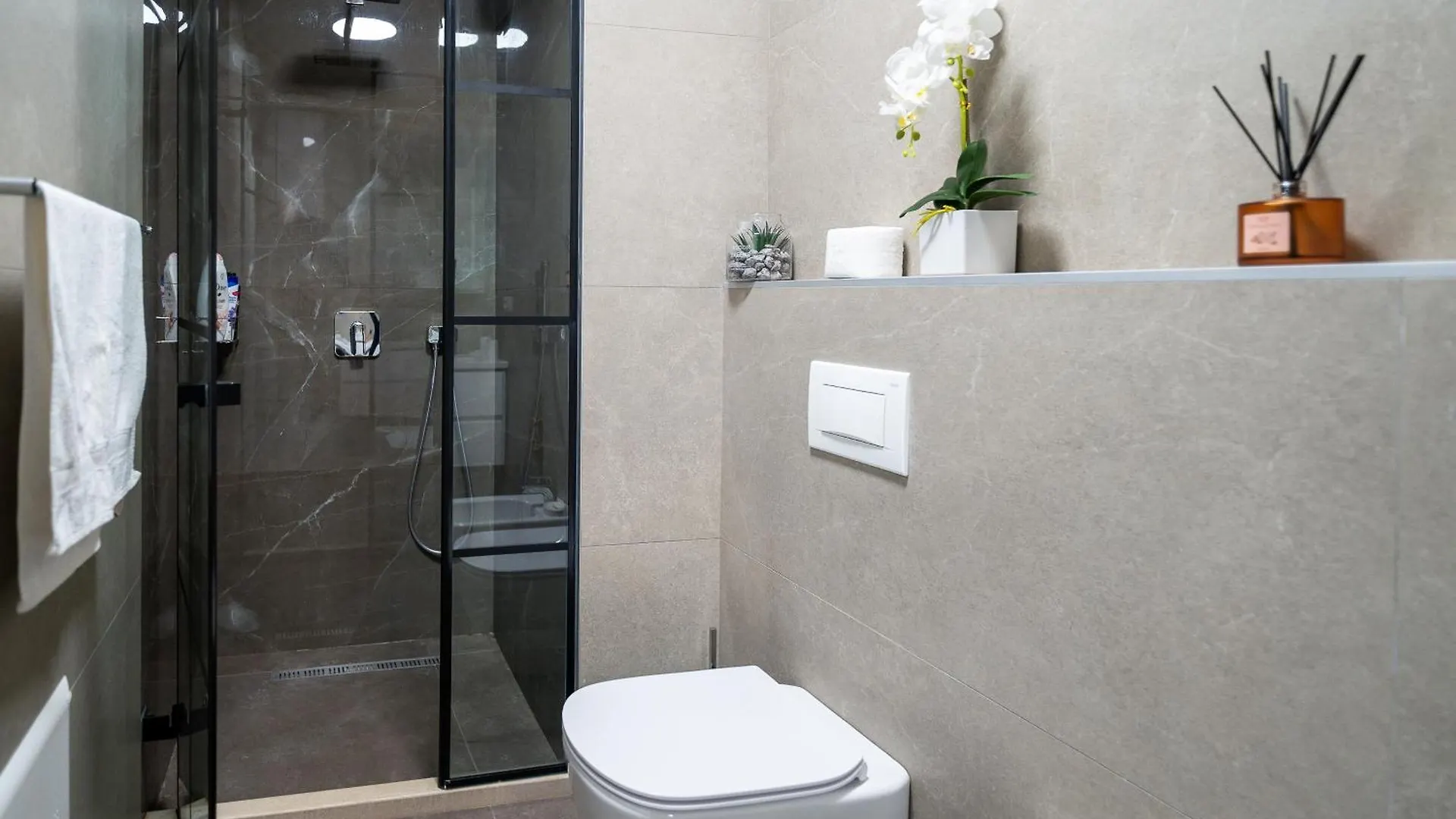 Emeraldapartament Tirana 0*,